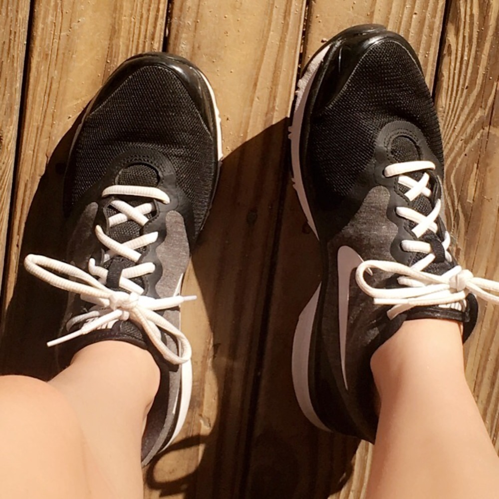 Women’s Size 8 Black,White,and Grey Nike’s